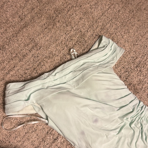 Ieena MAC Duggal ruched off the shoulder dress size 2 light green - Picture 8 of 9